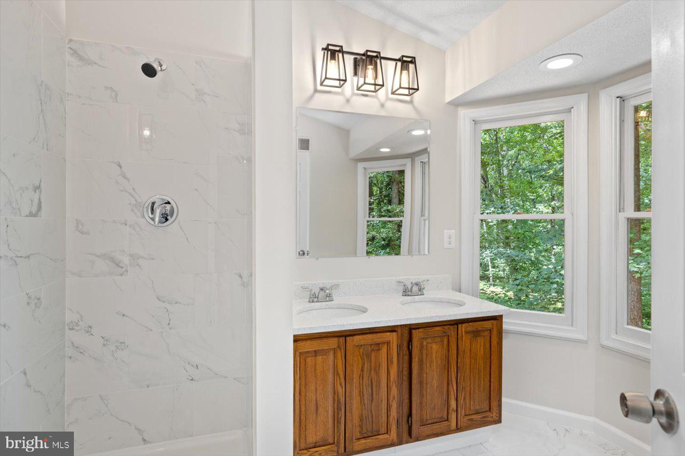 LAKE WILDERNESS - Residential