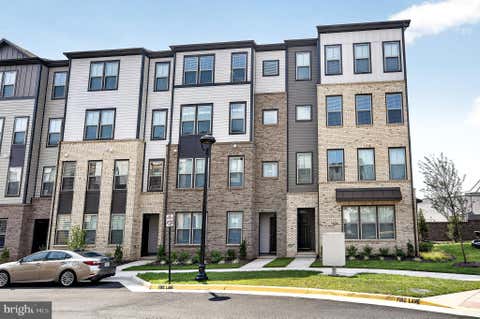 Townhouse For Rent - 20957 Bluebird Square<br/> STERLING, VA 20165