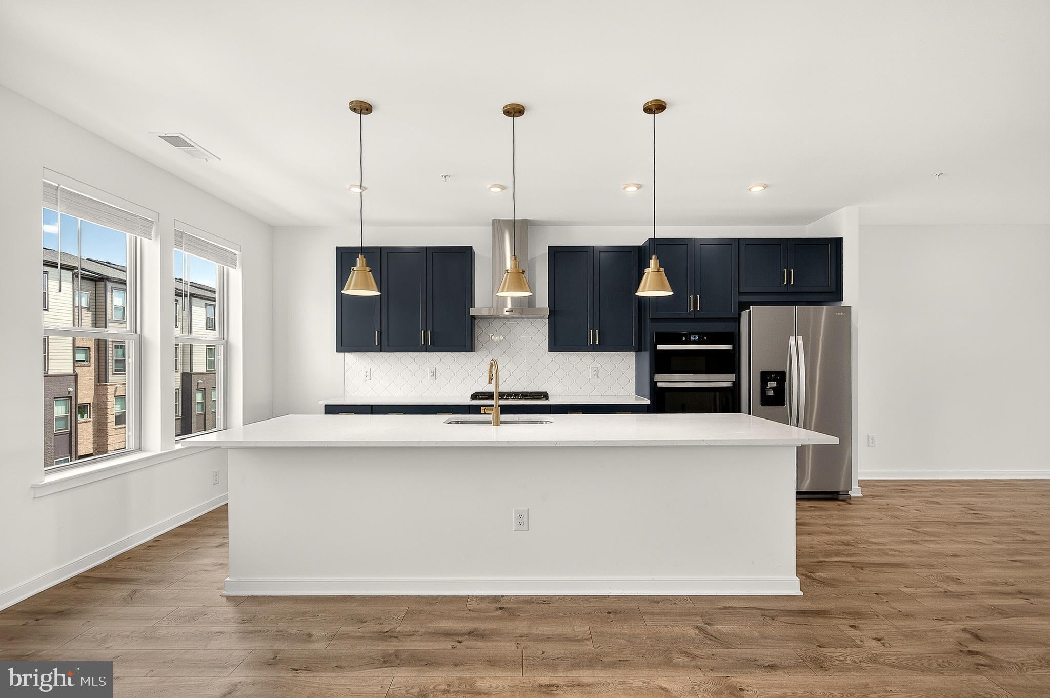20957 BLUEBIRD SQUARE