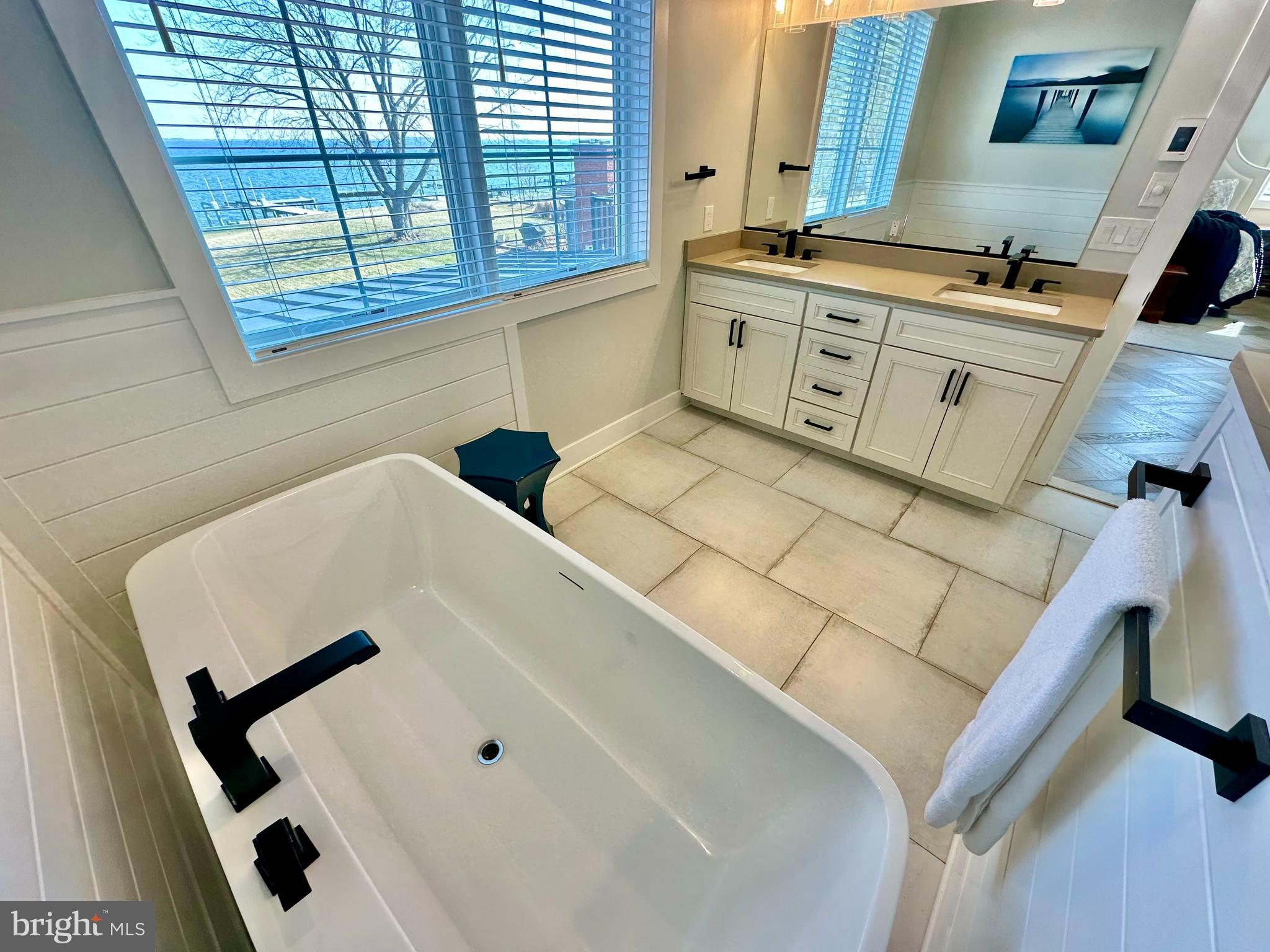 KENT ISLAND ESTATES - Residential