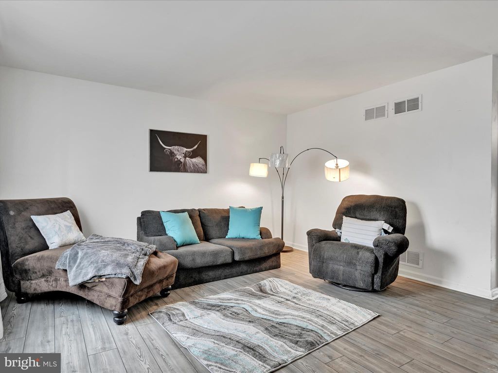 Photo of 2405 FRANKLIN DR, EAST PETERSBURG, PA 17520 (MLS # PALA2040364)