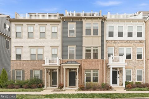 Photo of 2058 Alder Lane, DUMFRIES, VA 22026 (MLS # VAPW2114352)