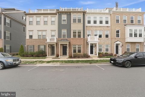 Photo of 2058 Alder Lane, DUMFRIES, VA 22026 (MLS # VAPW2114352)