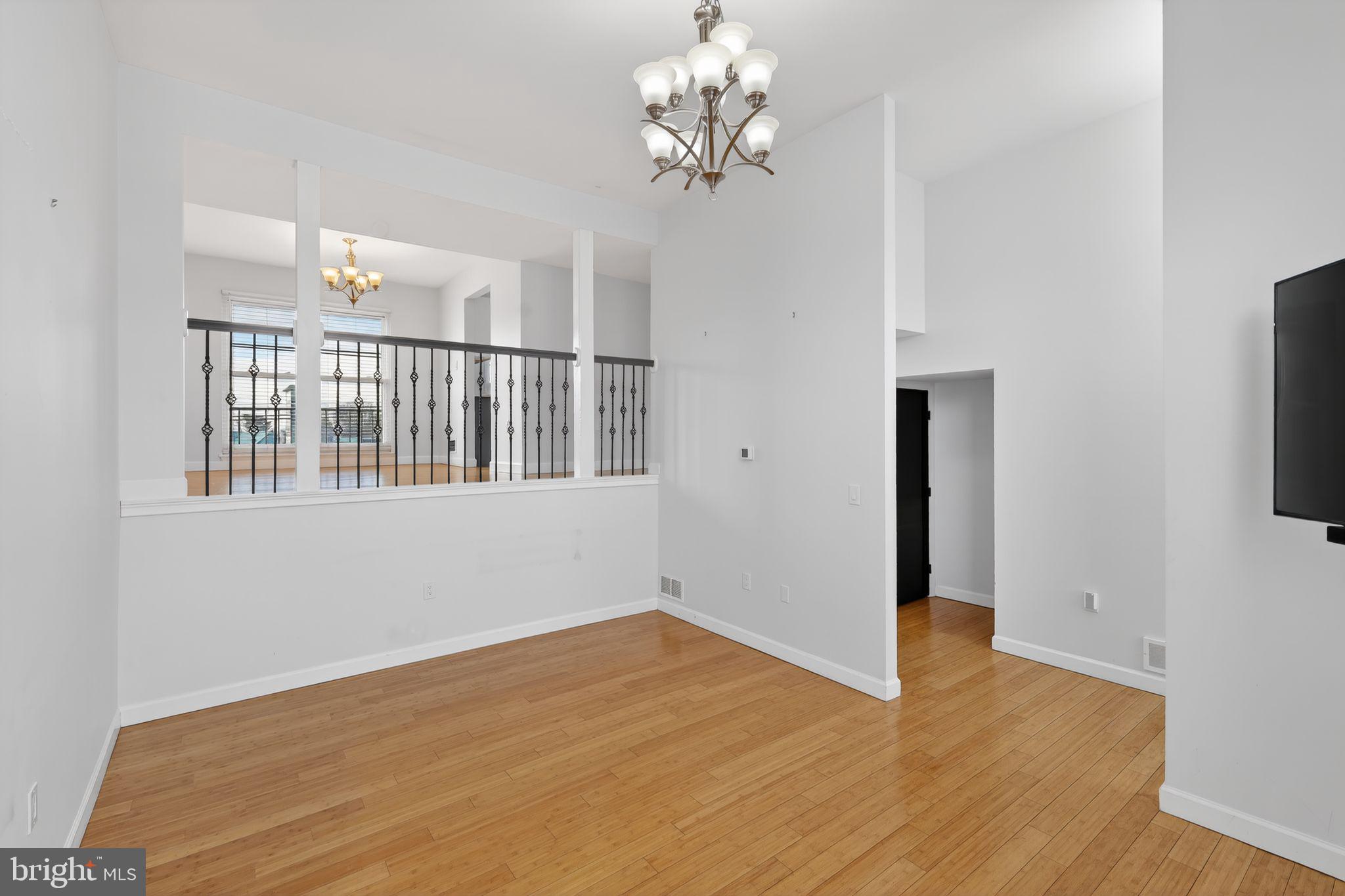 MILL CRK TOWNE EAST - Residential Lease