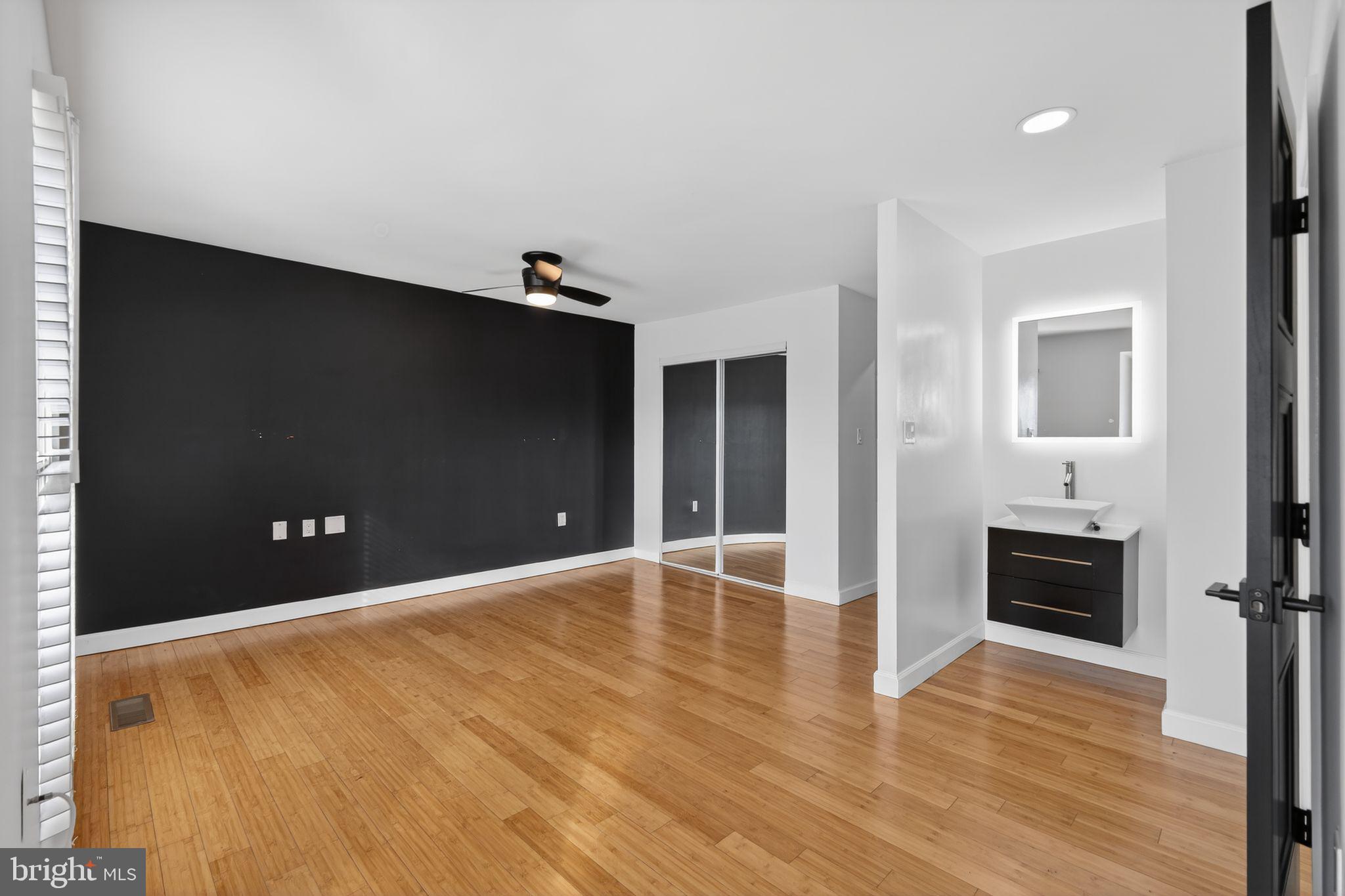 MILL CRK TOWNE EAST - Residential Lease