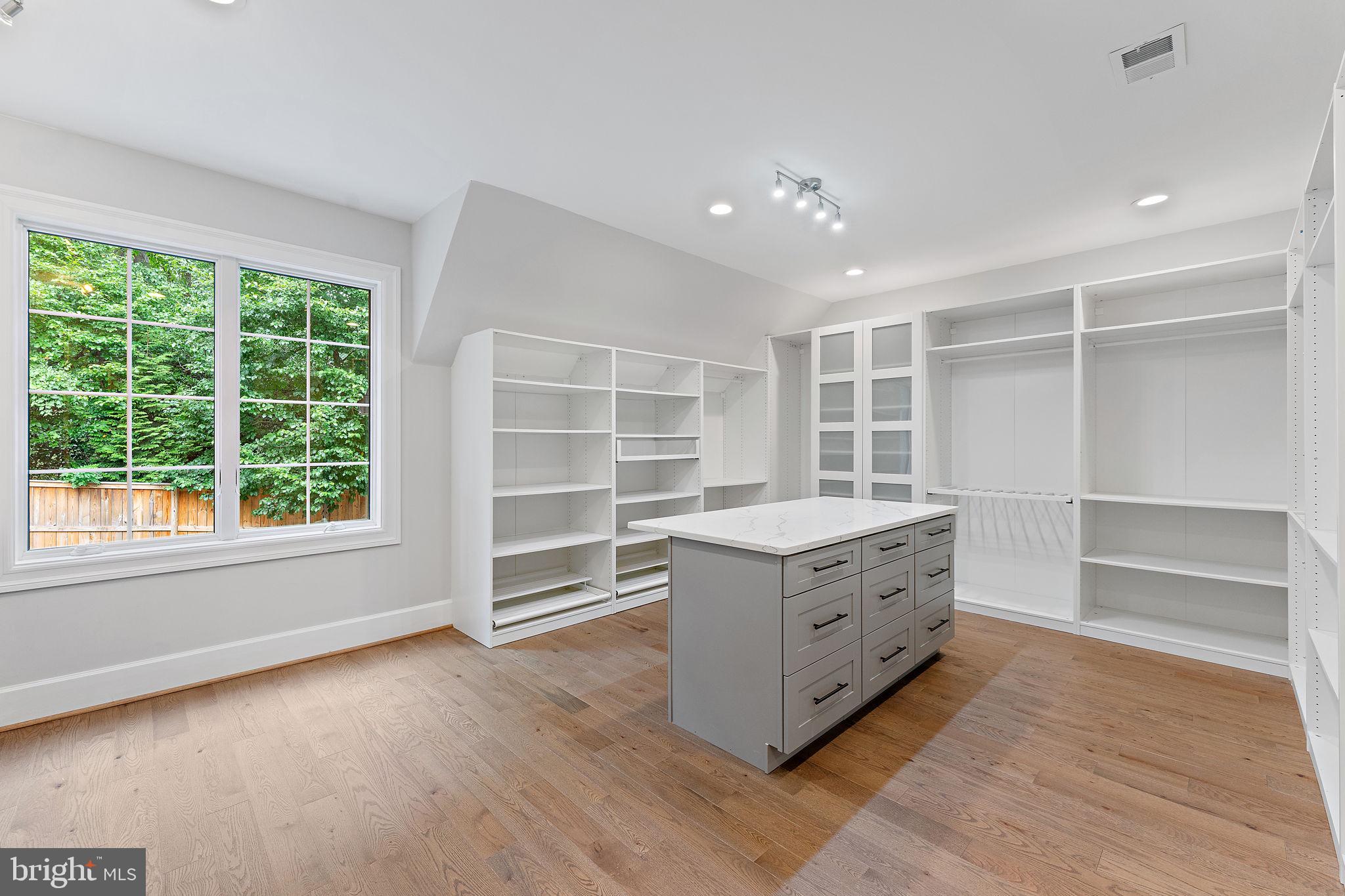 HILL VIEW ESTATES - Residential