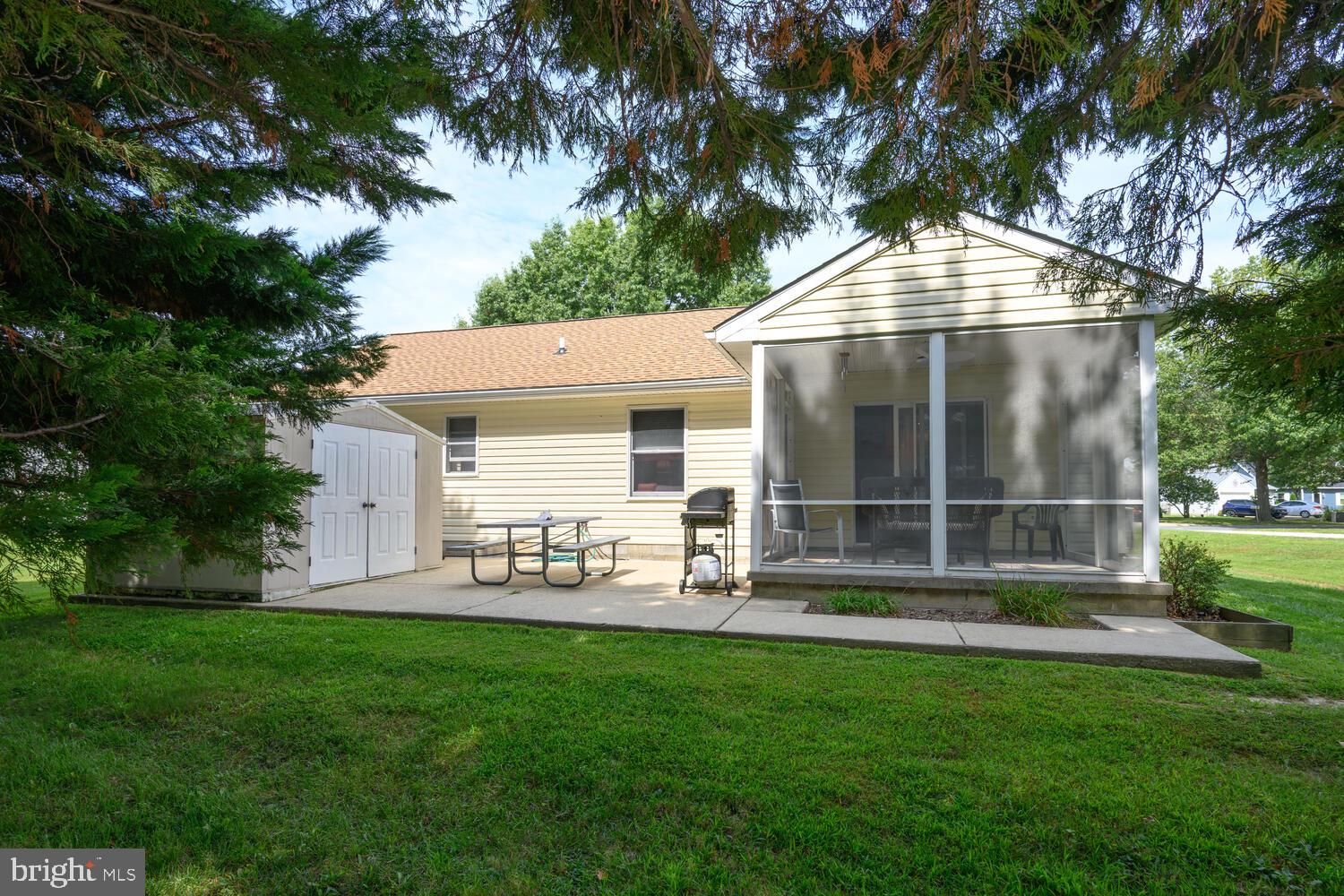216 OLDE POINT LANE