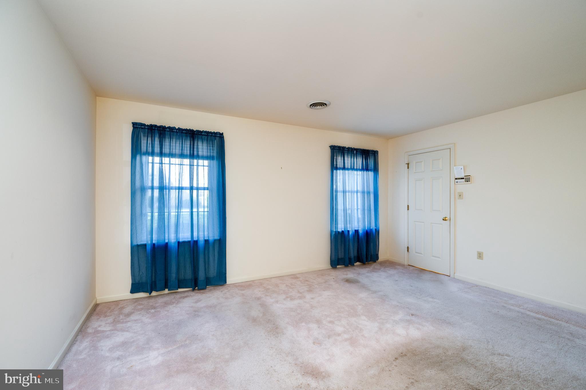 STONE HILL FARMS - Residential