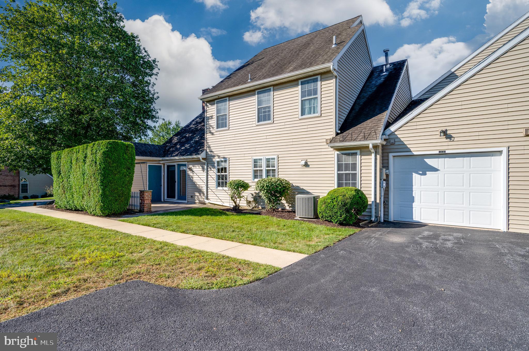 STONE HILL FARMS - Residential