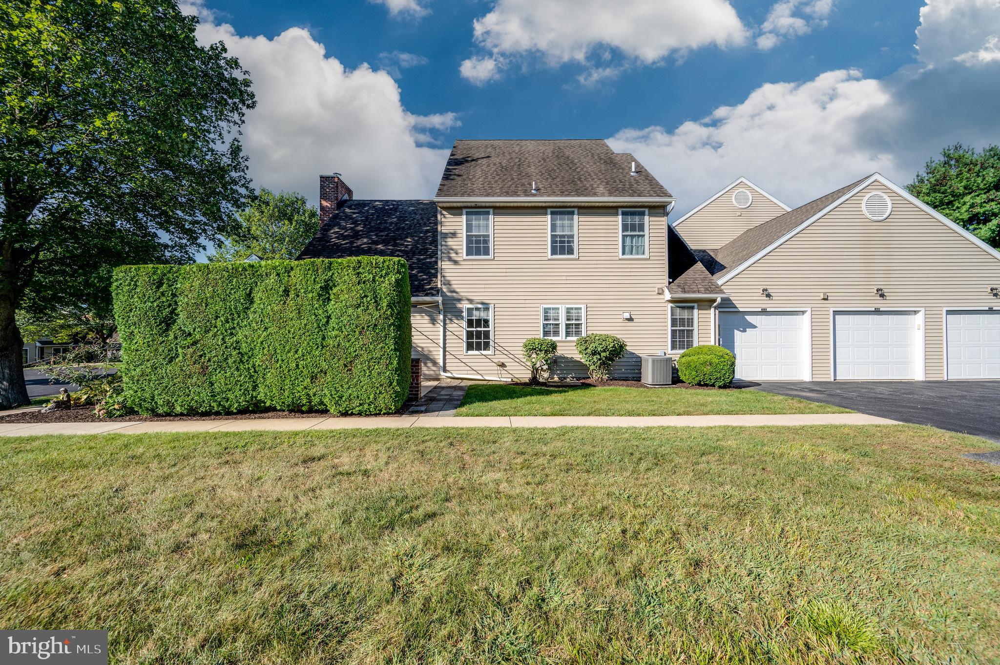 STONE HILL FARMS - Residential