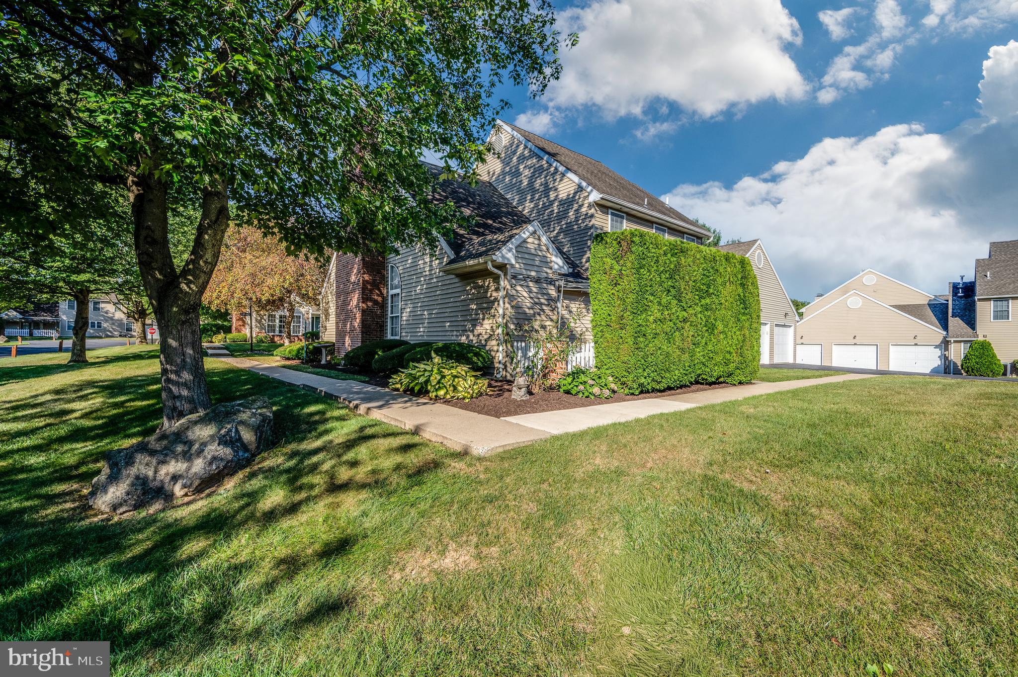 STONE HILL FARMS - Residential