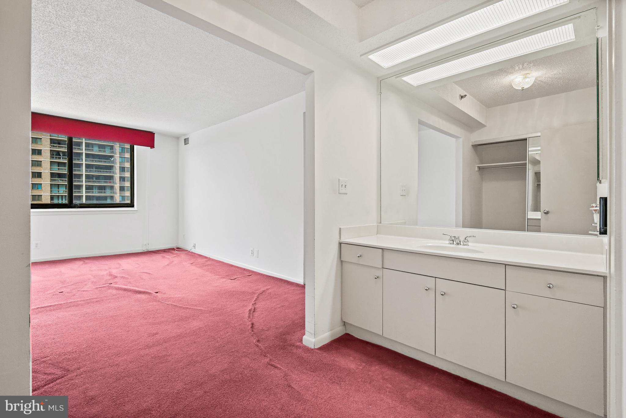 SKYLINE SQUARE CONDO - Residential