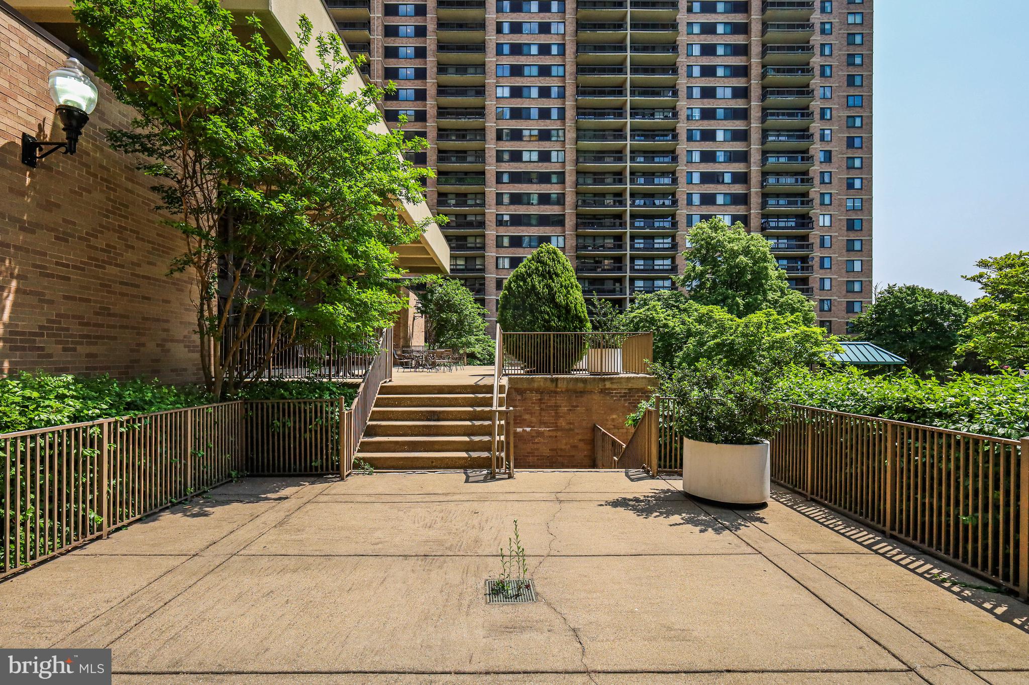 SKYLINE SQUARE CONDO - Residential