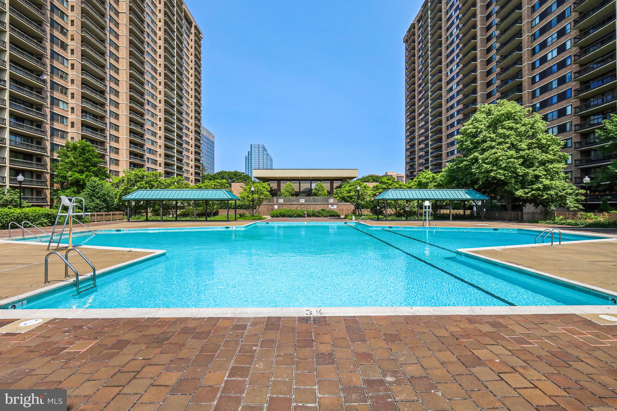 SKYLINE SQUARE CONDO - Residential