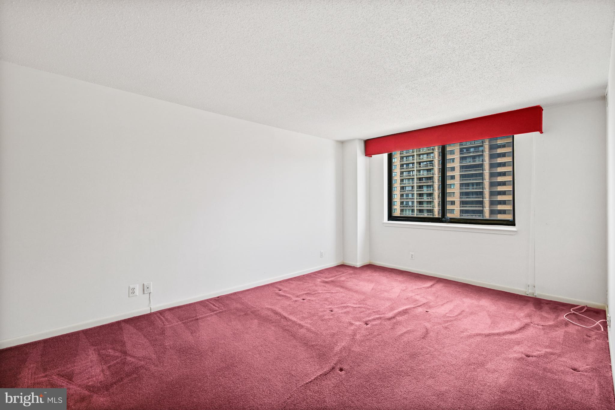 SKYLINE SQUARE CONDO - Residential