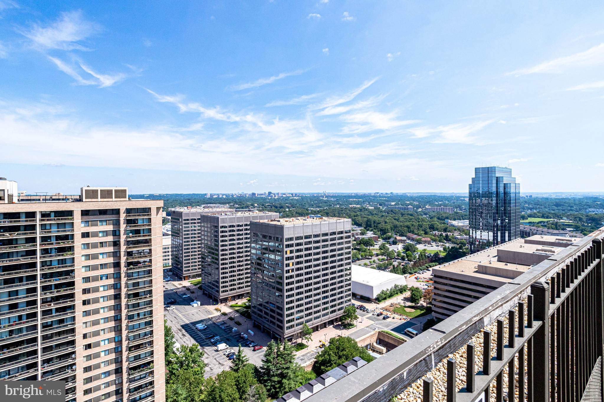 SKYLINE SQUARE CONDO - Residential