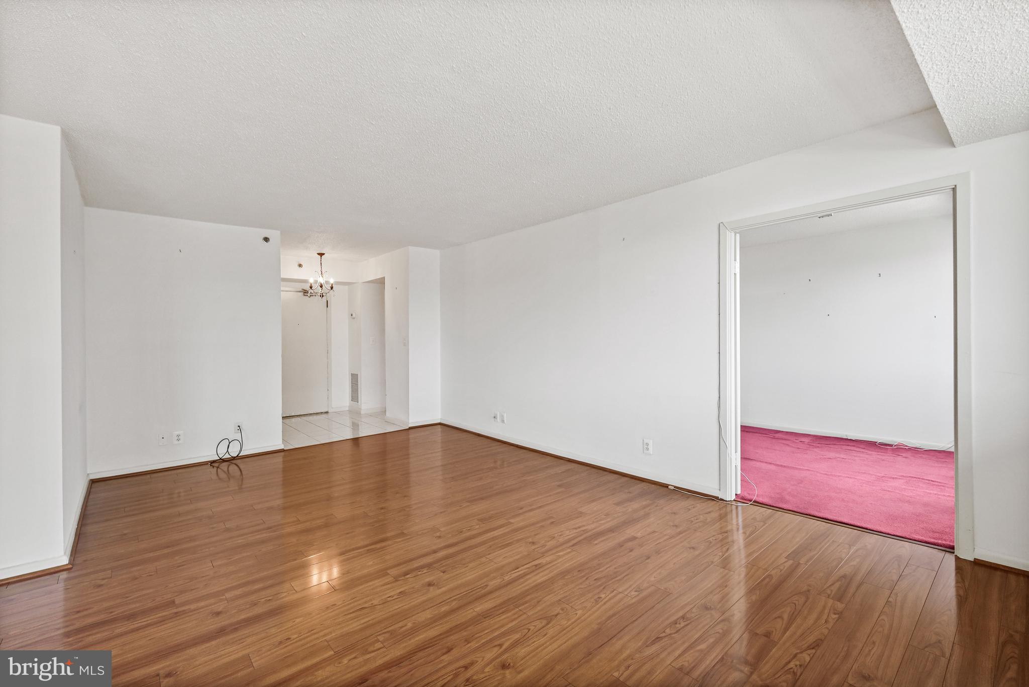 SKYLINE SQUARE CONDO - Residential