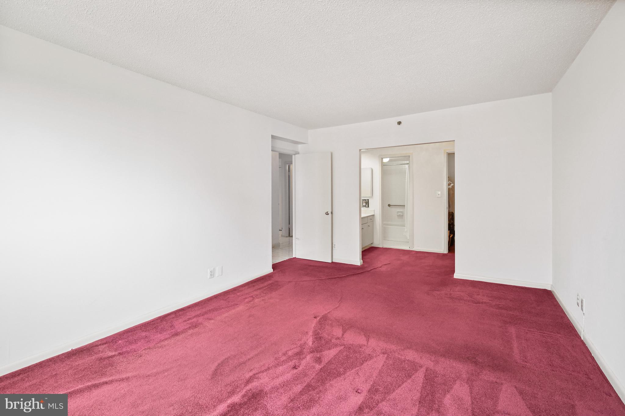 SKYLINE SQUARE CONDO - Residential