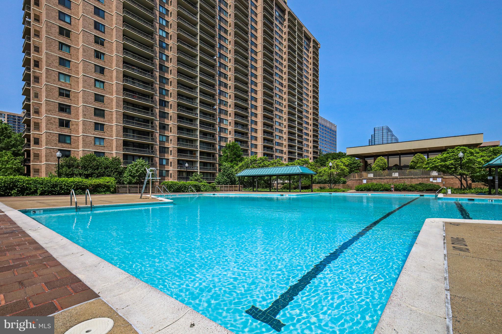 SKYLINE SQUARE CONDO - Residential