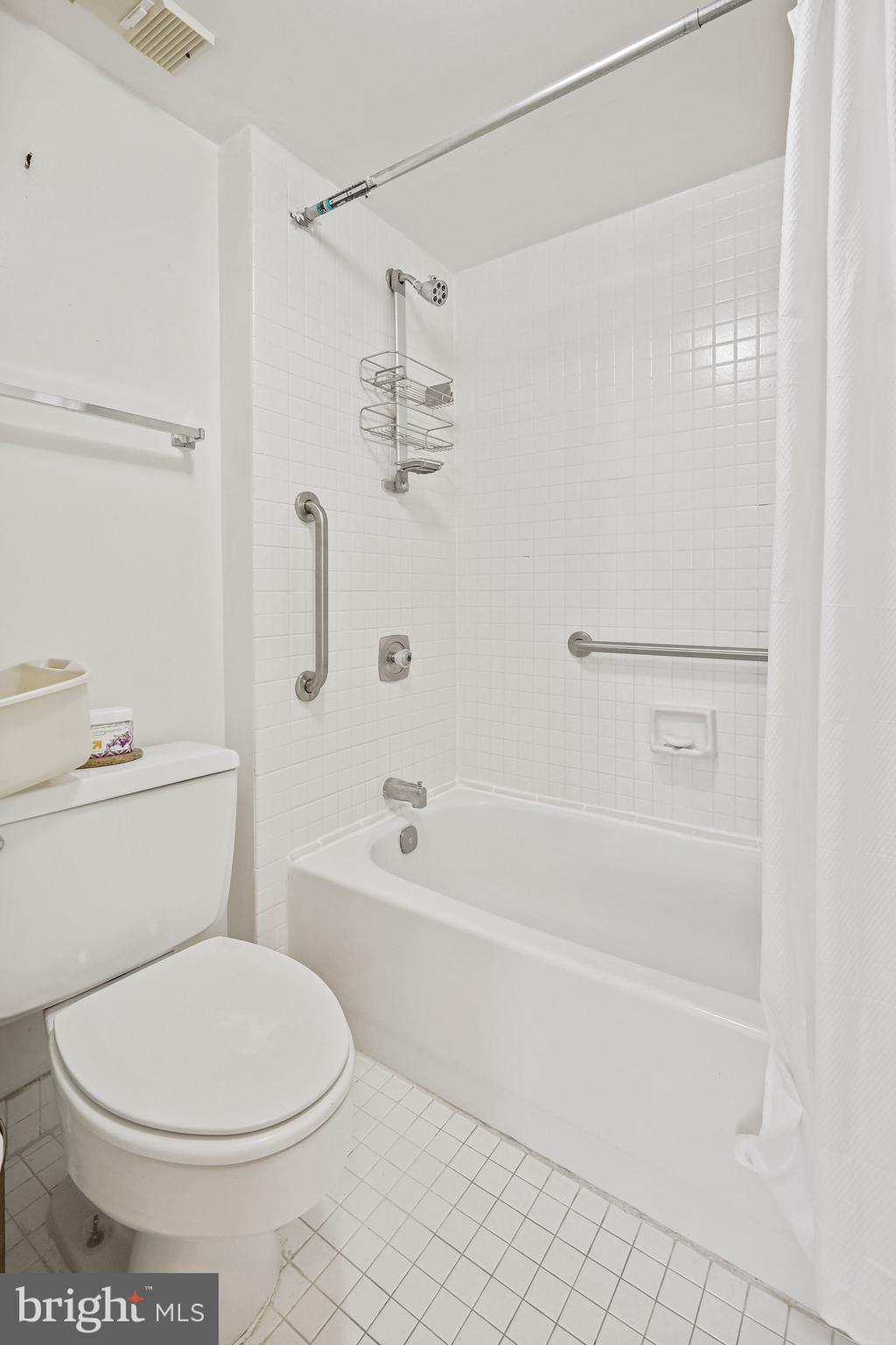 SKYLINE SQUARE CONDO - Residential