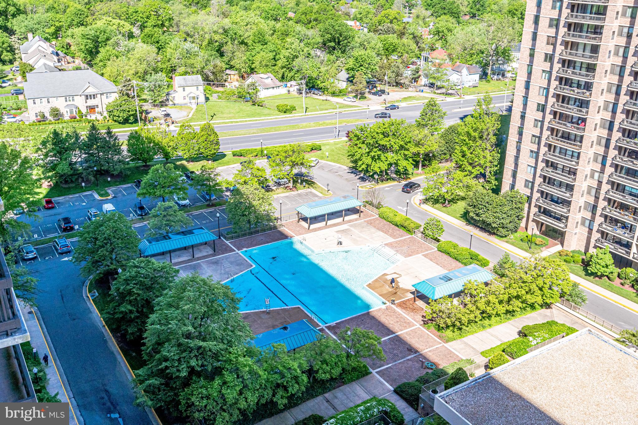 SKYLINE SQUARE CONDO - Residential