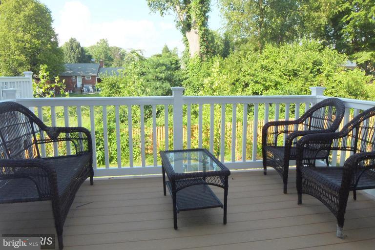 FEATHERSTONE SQUARE - Residential Lease