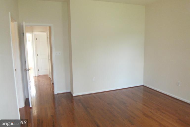 FEATHERSTONE SQUARE - Residential Lease