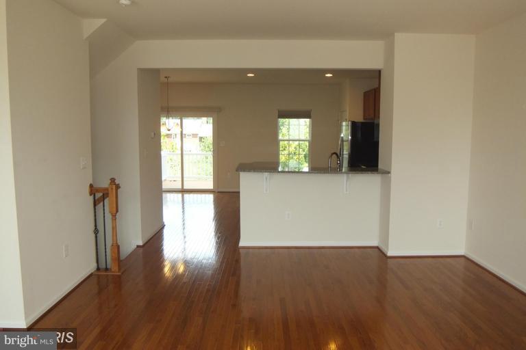 FEATHERSTONE SQUARE - Residential Lease