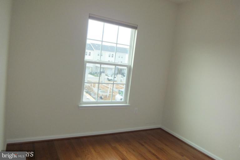 FEATHERSTONE SQUARE - Residential Lease