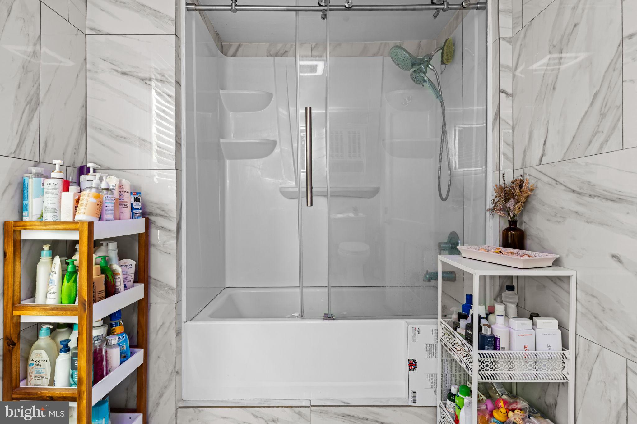 LYNNEWOOD GDNS - Residential