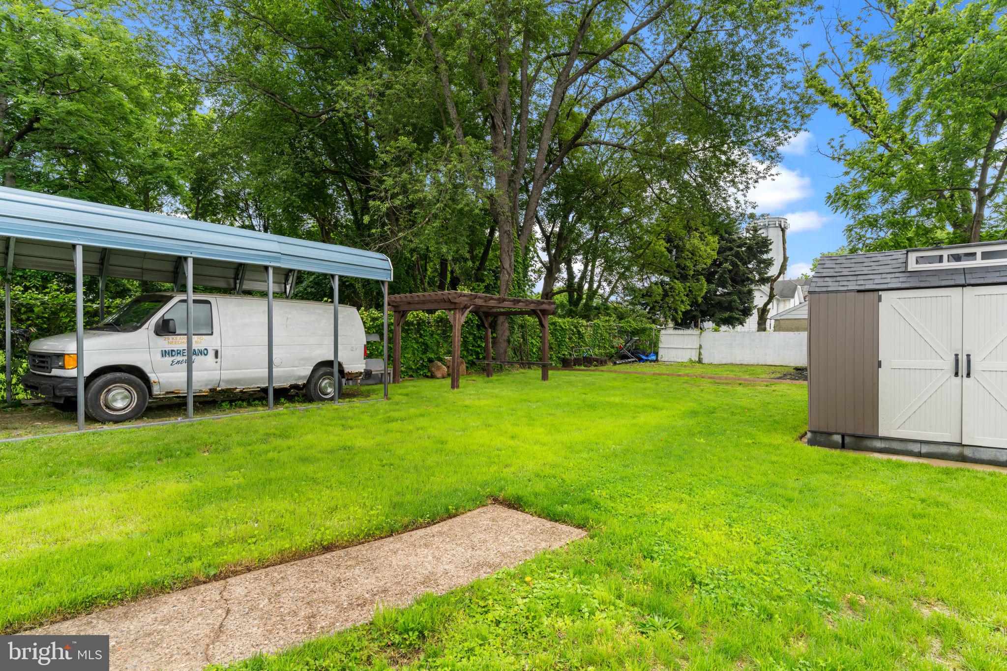 LYNNEWOOD GDNS - Residential