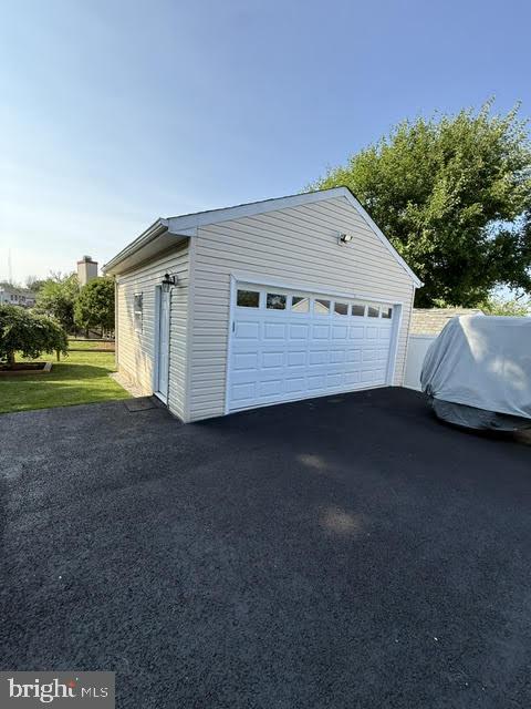 505 SMOKETREE COURT