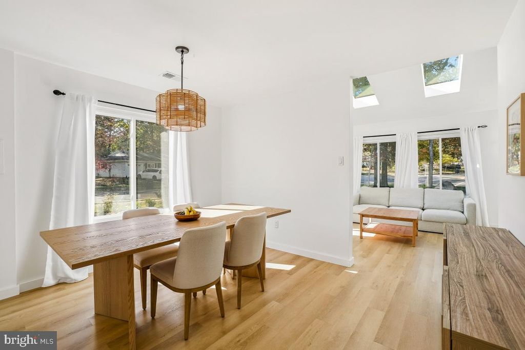 Photo of 1527 Hiddenbrook Drive, HERNDON, VA 20170 (MLS # VAFX2277400)