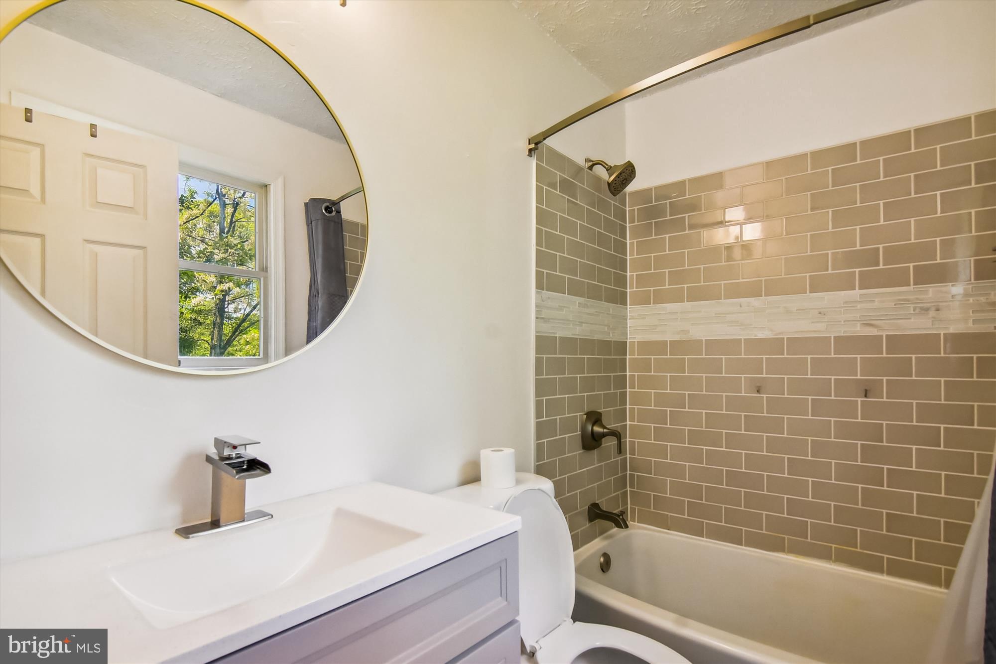 HASTINGS HUNT - Residential