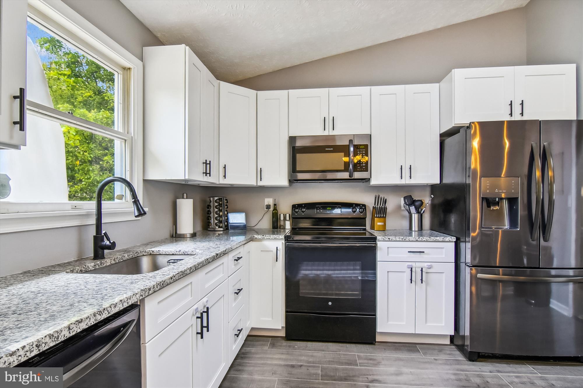 HASTINGS HUNT - Residential