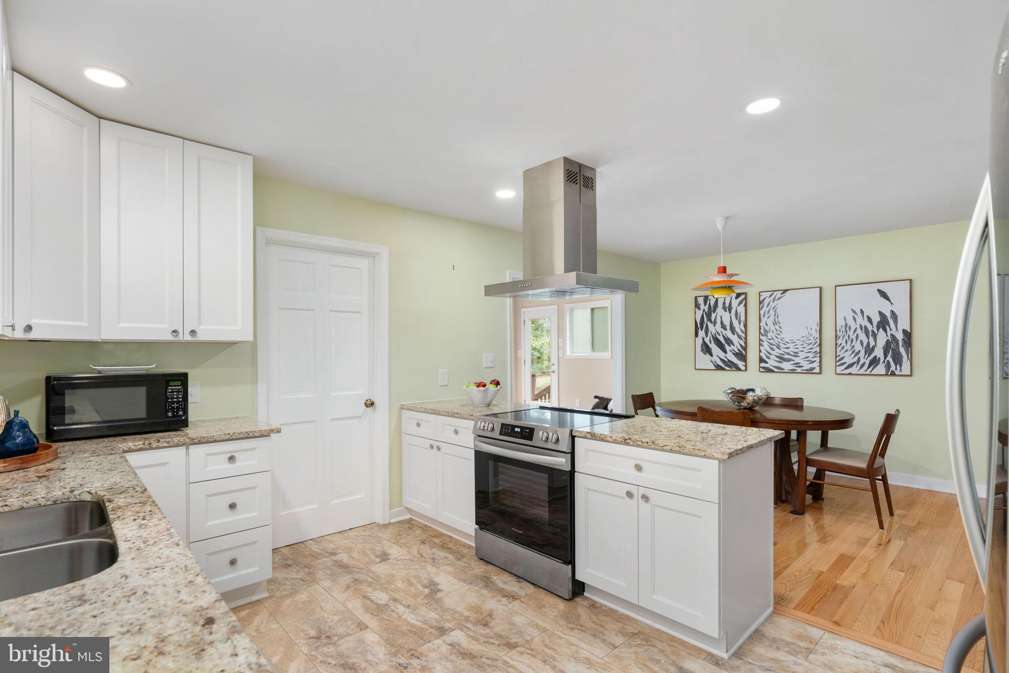 122 YORKTOWN BOULEVARD