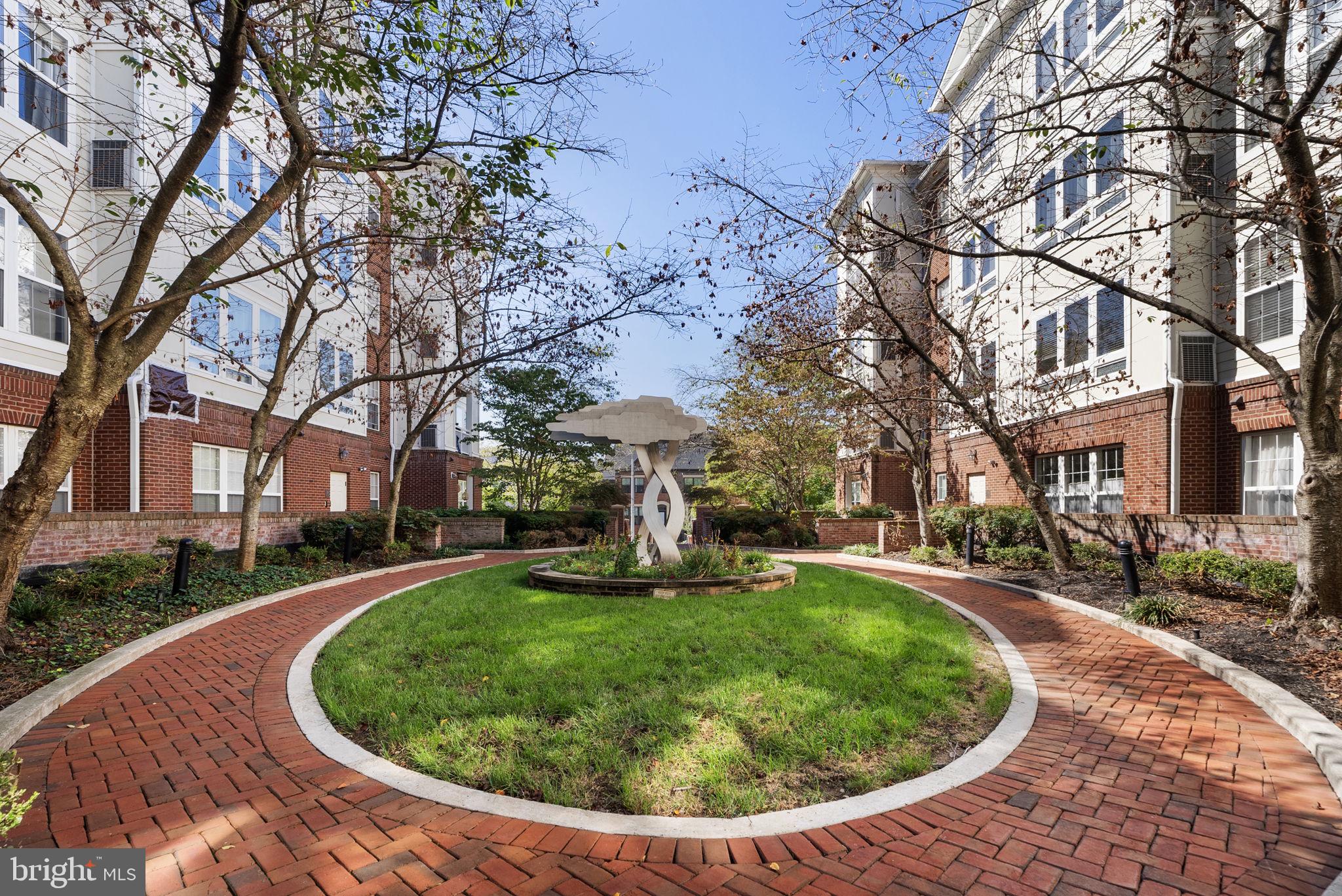 801 S GREENBRIER STREET 304