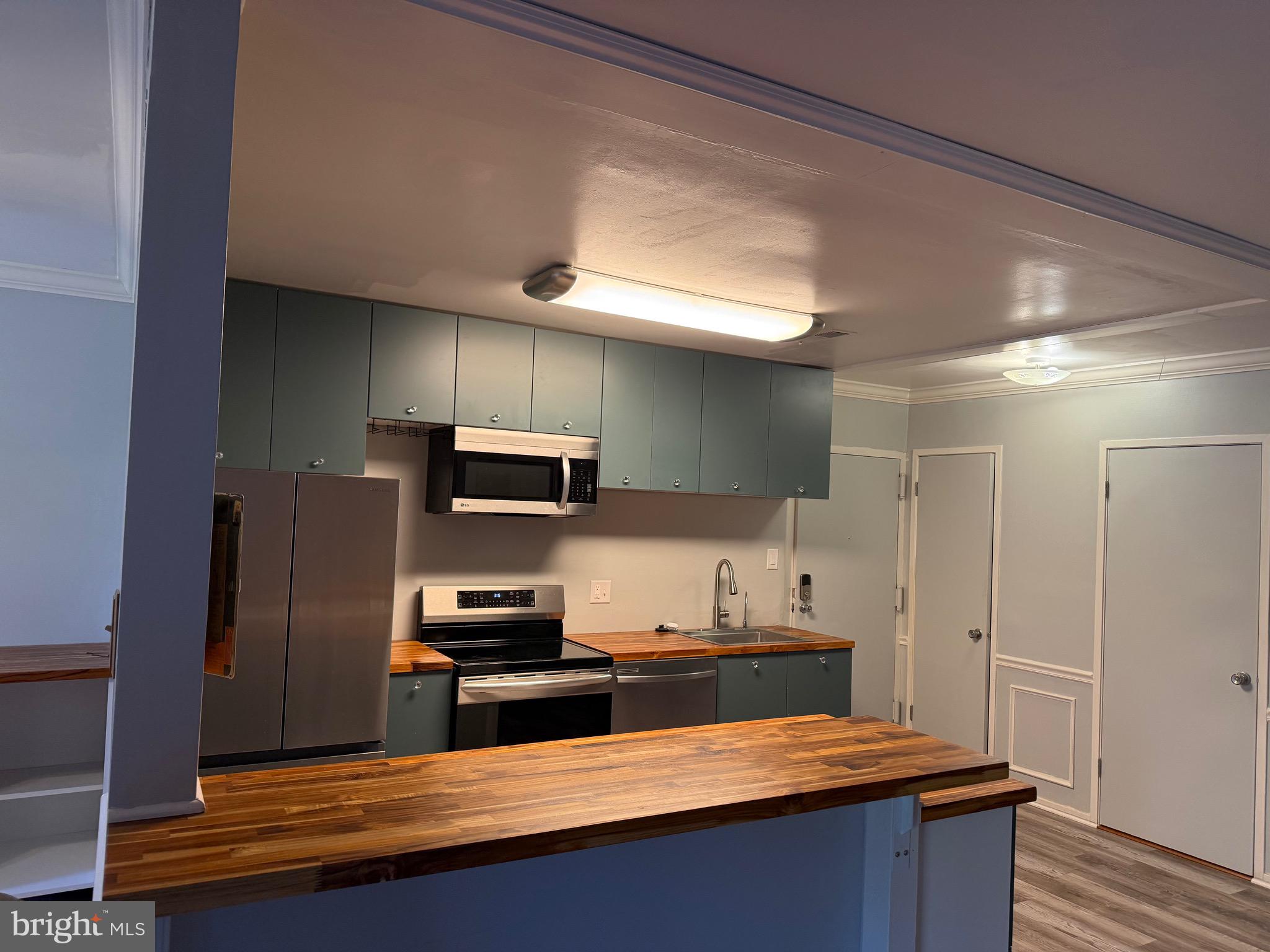 JEFFERSON MEWS - Residential