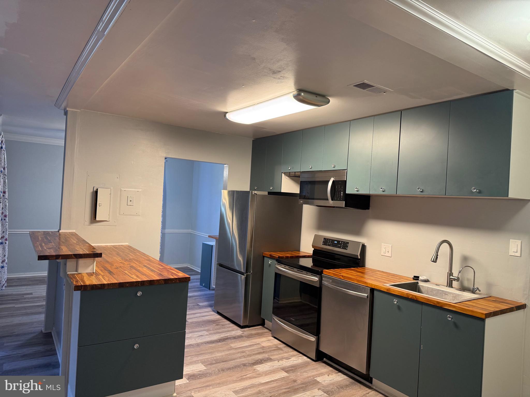 JEFFERSON MEWS - Residential