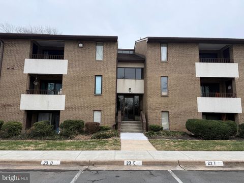 Homes For Sale - 523 Florida Avenue #T2<br/> HERNDON, VA 20170