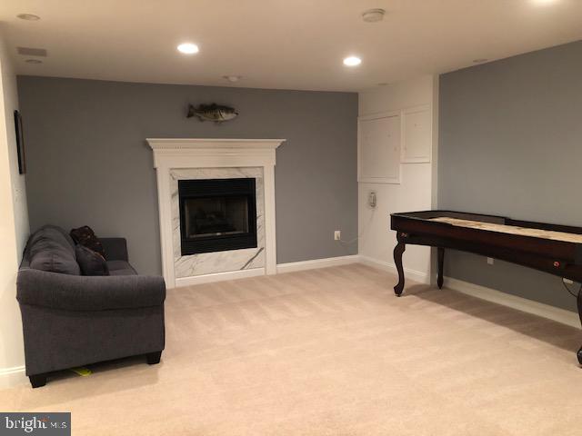 OLD SOUTH COUNTRY CLUB - Residential