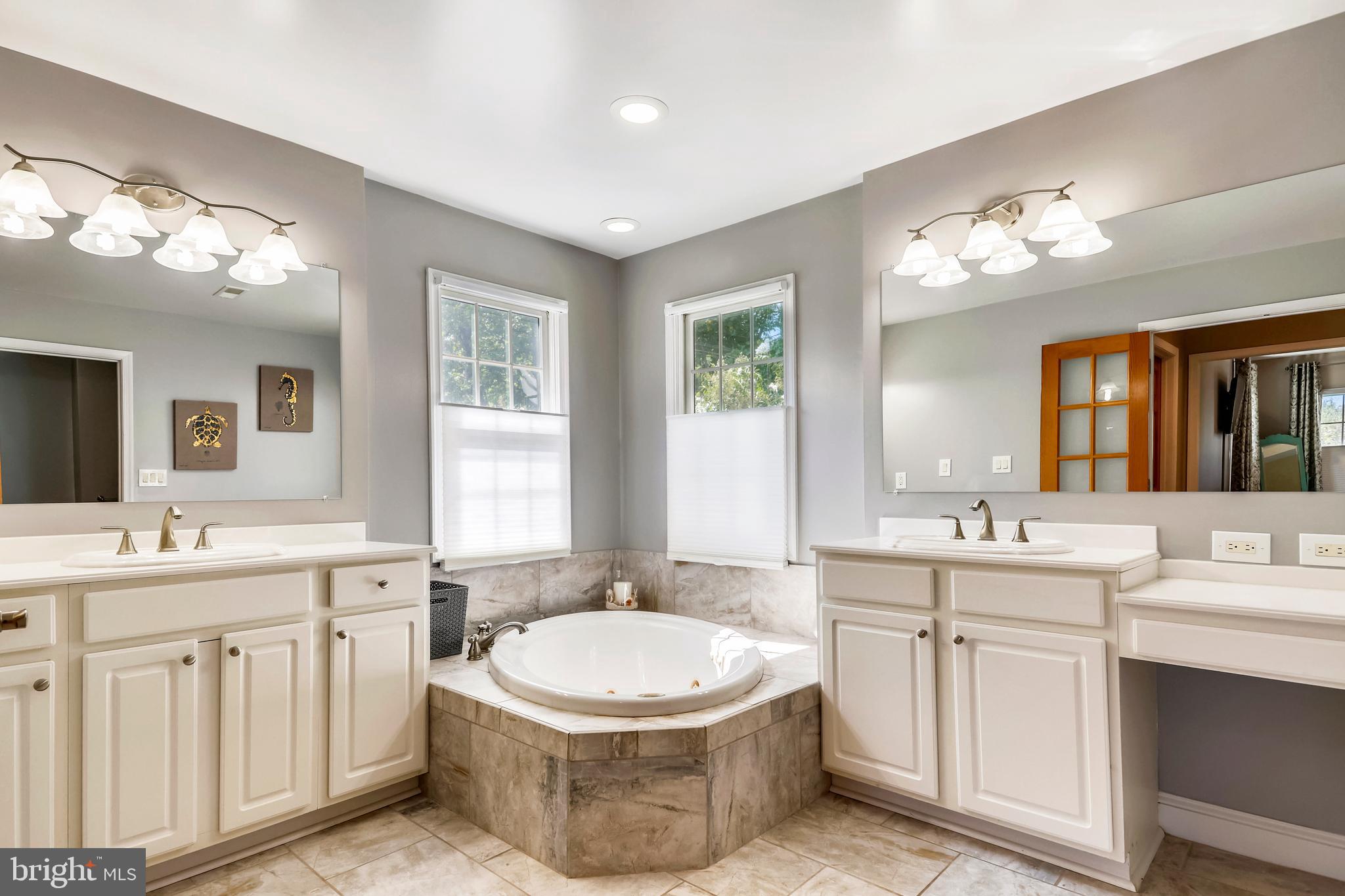 OLD SOUTH COUNTRY CLUB - Residential