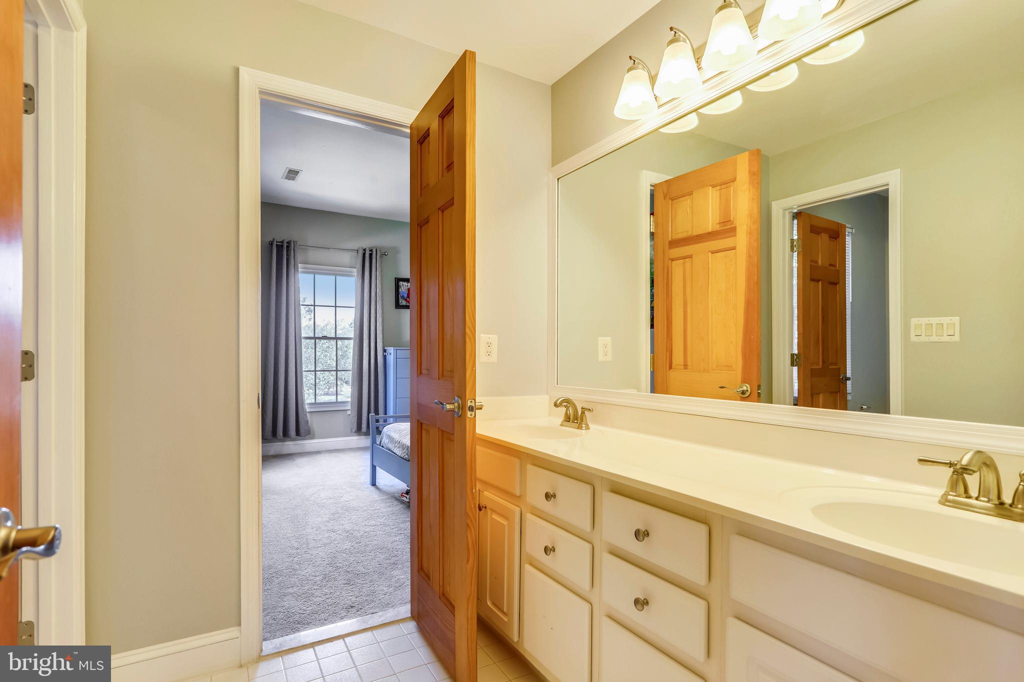 OLD SOUTH COUNTRY CLUB - Residential