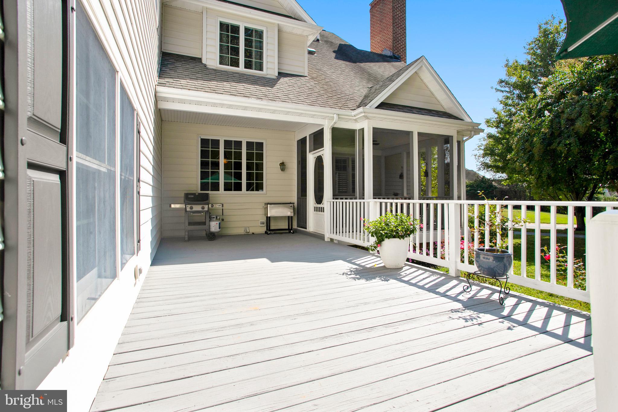 OLD SOUTH COUNTRY CLUB - Residential