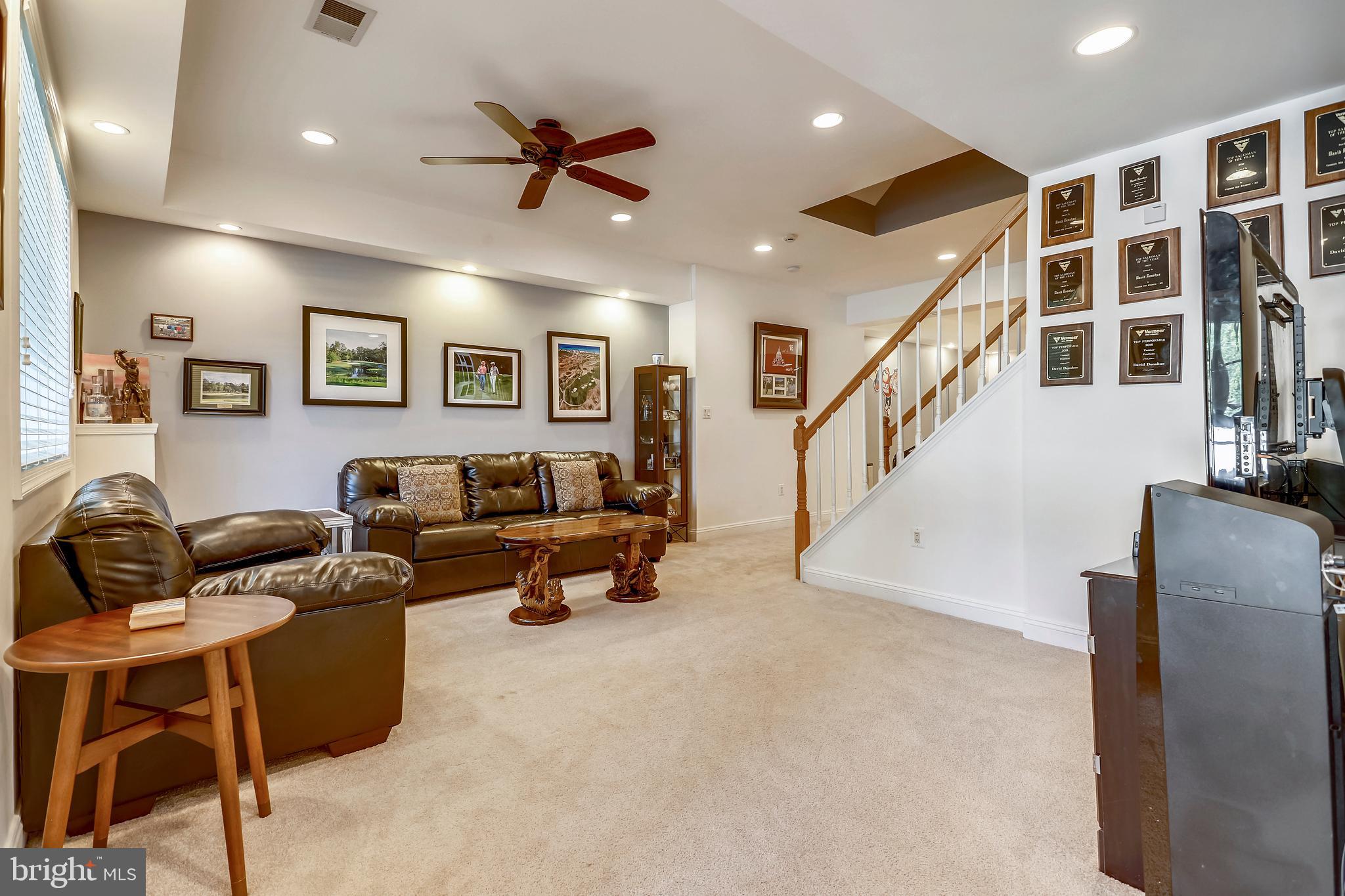 OLD SOUTH COUNTRY CLUB - Residential