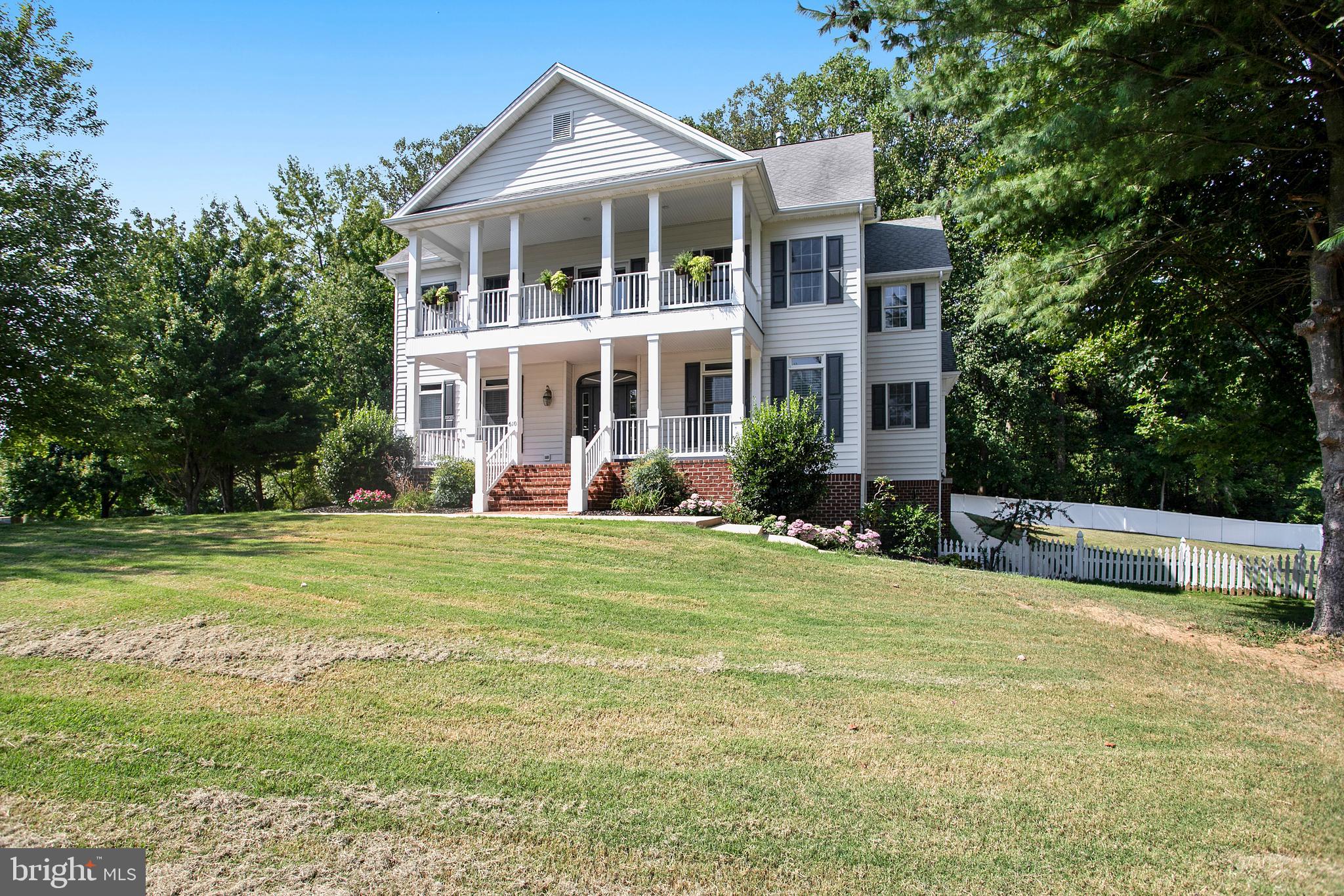 OLD SOUTH COUNTRY CLUB - Residential