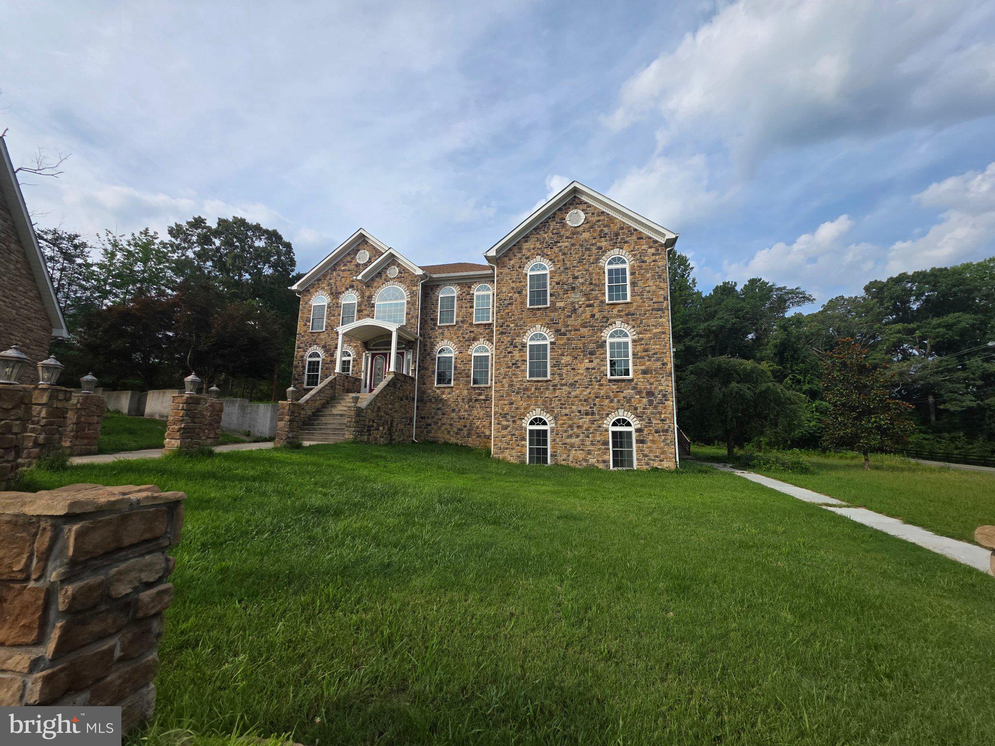 10205 TICKLE LANE