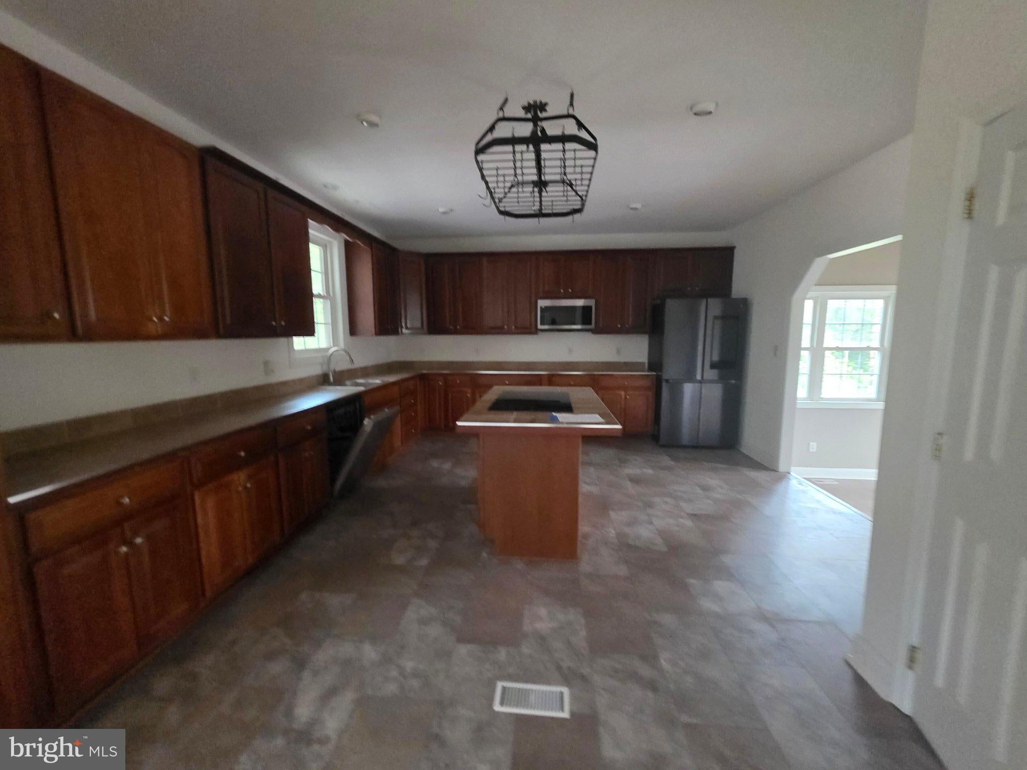 10205 TICKLE LANE