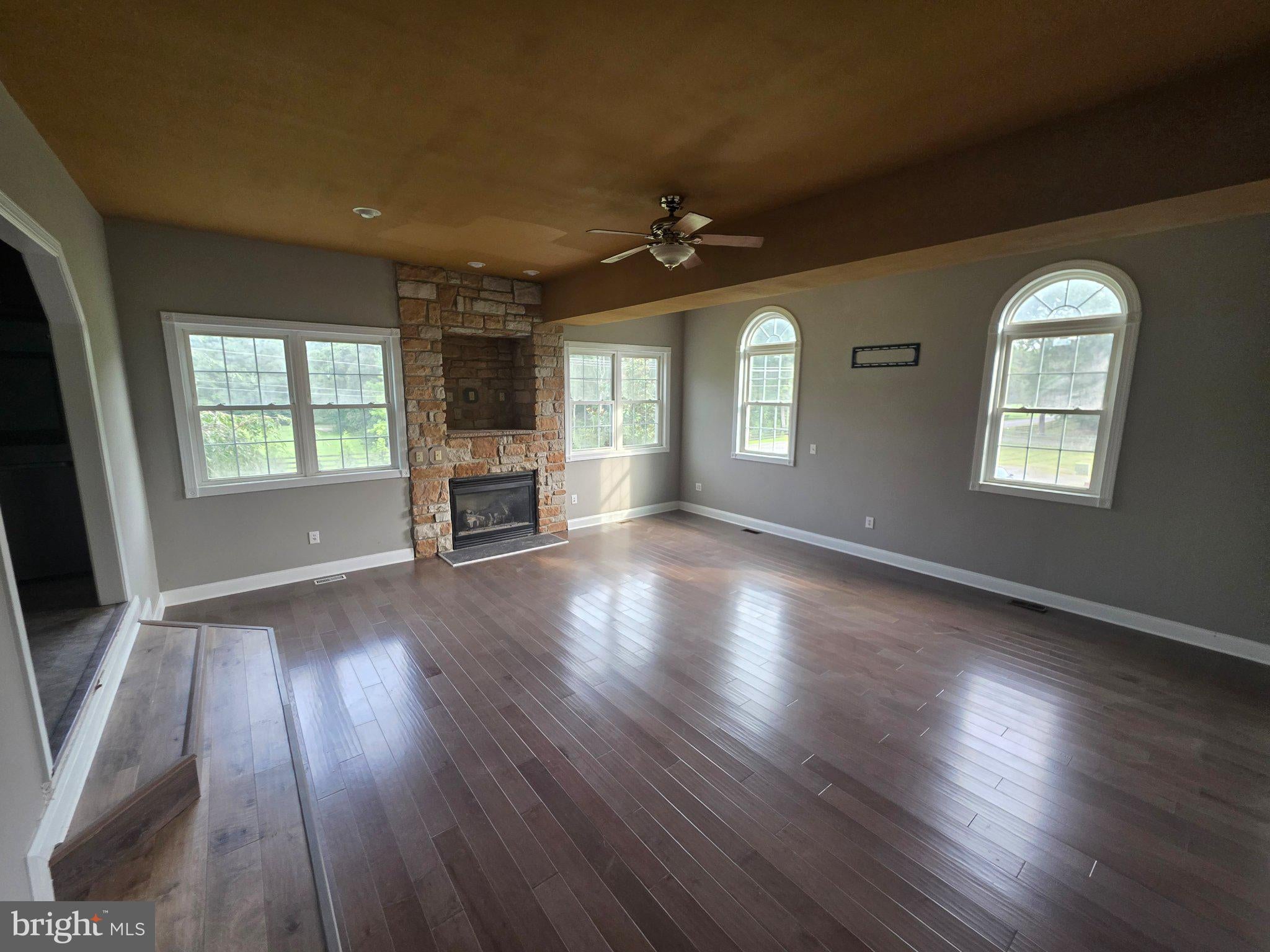 10205 TICKLE LANE