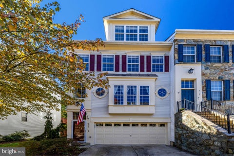 Photo of 2115 Capstone Circle, HERNDON, VA 20170 (MLS # VAFX2345752)